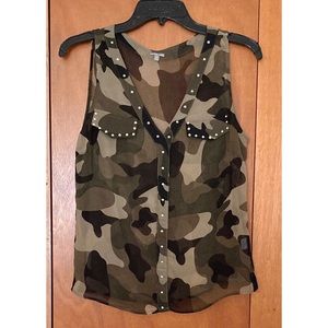 Camo Sleeveless Blouse
